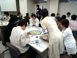 画像ギャラリー No.009のサムネイル画像 / デジタルゲーム開発者を対象に，ボードゲームのデザインを考えるワークショップ開催。講師は“あの”鈴木銀一郎氏