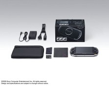 画像ギャラリー No.010のサムネイル画像 / PSPと4GBメモリースティックがセットになった「PSPバリューパック」，4色のカラーバリエーションで12月3日発売