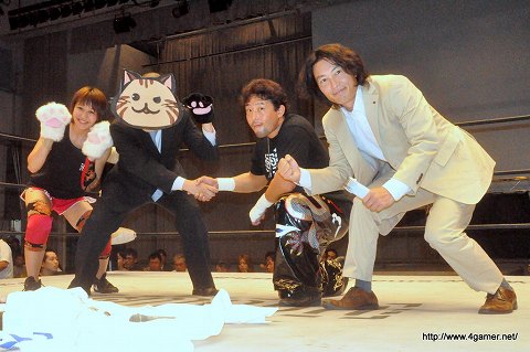 画像ギャラリー No.015のサムネイル画像 / SMASH.19の会場で「信長の野望 Online」×「のぶニャがの野望」“髪切デスマッチ”がついに決着。ニャラキヒロシゲ氏が落ち武者（？）になった断髪式の模様をレポート
