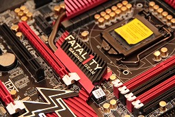 画像ギャラリー No.013のサムネイル画像 / P67マザーボードでゲーマー向け市場を狙うASRockマーケティング＆Jonathan“Fatal1ty” Wendel氏インタビューを掲載