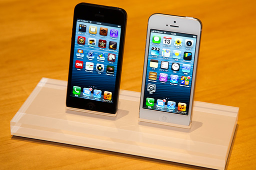 画像ギャラリー No.002のサムネイル画像 / Apple，「iPhone 5」を日本国内で披露。実機をフォトレポート形式でお届け