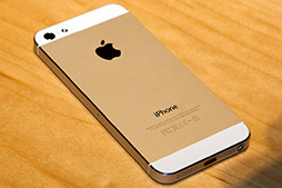 画像ギャラリー No.004のサムネイル画像 / Apple，「iPhone 5」を日本国内で披露。実機をフォトレポート形式でお届け