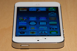 画像ギャラリー No.006のサムネイル画像 / Apple，「iPhone 5」を日本国内で披露。実機をフォトレポート形式でお届け