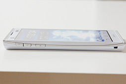画像ギャラリー No.021のサムネイル画像 / ソフトバンクモバイル，2012年冬・2013年春モデルのスマートフォンを発表。全機種が下り最大110Mbpsの通信方式「AXGP」こと「SoftBank 4G」に対応
