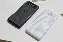 画像ギャラリー No.026のサムネイル画像 / ソフトバンクモバイル，2012年冬・2013年春モデルのスマートフォンを発表。全機種が下り最大110Mbpsの通信方式「AXGP」こと「SoftBank 4G」に対応