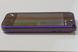 画像ギャラリー No.040のサムネイル画像 / ソフトバンクモバイル，2012年冬・2013年春モデルのスマートフォンを発表。全機種が下り最大110Mbpsの通信方式「AXGP」こと「SoftBank 4G」に対応