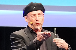 画像ギャラリー No.005のサムネイル画像 / ［CES 2014］Intel，ノートPCに内蔵できるKinect風の3Dカメラ「RealSense 3D camera」を発表