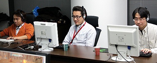 画像ギャラリー No.002のサムネイル画像 / 「FEZ」でスクウェア・エニックスとゲームポットが激突!?　バリスタ情報なども飛び出したイベント「会社対抗タイニーバンクェット」レポート