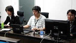 画像ギャラリー No.005のサムネイル画像 / 「FEZ」でスクウェア・エニックスとゲームポットが激突!?　バリスタ情報なども飛び出したイベント「会社対抗タイニーバンクェット」レポート