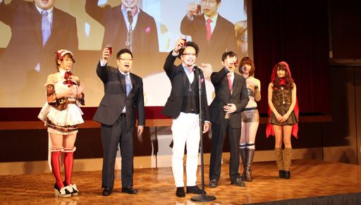 画像ギャラリー No.034のサムネイル画像 / 「RED STONE」運営10周年を祝い，300人のファンと乾杯！ 2015年のロードマップも公開された「10th Birthday Party」をレポート
