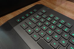 画像ギャラリー No.004のサムネイル画像 / Razer，液晶タッチパッド搭載のキーボード「DeathStalker Ultimate」を国内初公開。その特徴をムービーで紹介してみる