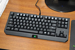 画像ギャラリー No.010のサムネイル画像 / Razer，液晶タッチパッド搭載のキーボード「DeathStalker Ultimate」を国内初公開。その特徴をムービーで紹介してみる