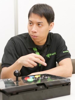 画像ギャラリー No.001のサムネイル画像 / アーケードスティックの新星，RazerのXbox 360用アーケードスティックはいかにして生まれ，どこを目指すのか。Razerの担当者に聞いてみた