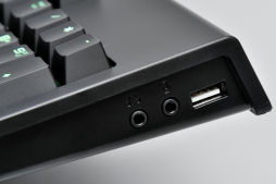 画像ギャラリー No.016のサムネイル画像 / 「Razer BlackWidow Ultimate 2013」を試す。青軸採用のゲーマー向けキーボードは，2013年モデルで何が変わったか