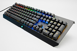 画像ギャラリー No.002のサムネイル画像 / 「Razer BlackWidow X Chroma」英語配列モデルを試す。「X」付きのBlackWidowは，従来モデルと何が違うのか