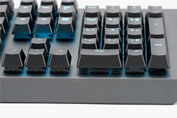 画像ギャラリー No.006のサムネイル画像 / 「Razer BlackWidow X Chroma」英語配列モデルを試す。「X」付きのBlackWidowは，従来モデルと何が違うのか