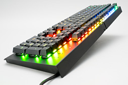 画像ギャラリー No.029のサムネイル画像 / 「Razer BlackWidow X Chroma」英語配列モデルを試す。「X」付きのBlackWidowは，従来モデルと何が違うのか
