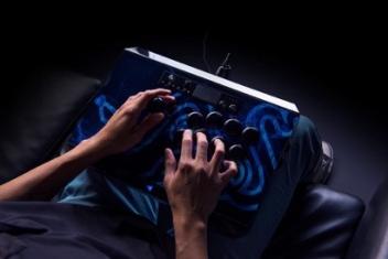 画像ギャラリー No.006のサムネイル画像 / MSY，「Team GRAPHT」としてEVO 2017にブース出展。Razer製アケコン「Panthera」も販売予定