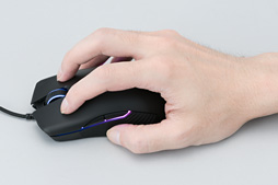 画像ギャラリー No.035のサムネイル画像 / 「Razer Lancehead Tournament Edition」レビュー。光学センサー搭載の左右対称形状採用マウスは，本当に「トーナメント向け」なのか