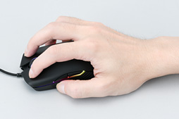 画像ギャラリー No.036のサムネイル画像 / 「Razer Lancehead Tournament Edition」レビュー。光学センサー搭載の左右対称形状採用マウスは，本当に「トーナメント向け」なのか