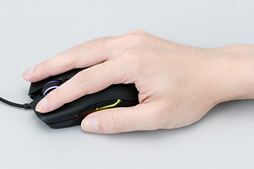 画像ギャラリー No.037のサムネイル画像 / 「Razer Lancehead Tournament Edition」レビュー。光学センサー搭載の左右対称形状採用マウスは，本当に「トーナメント向け」なのか