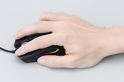 画像ギャラリー No.038のサムネイル画像 / 「Razer Lancehead Tournament Edition」レビュー。光学センサー搭載の左右対称形状採用マウスは，本当に「トーナメント向け」なのか