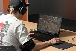 画像ギャラリー No.007のサムネイル画像 / 「Razer Blade Pro」ノートPCの2017年モデルを試す。薄型メカニカルキースイッチはとにかく素晴らしく，これだけでも買う価値がある