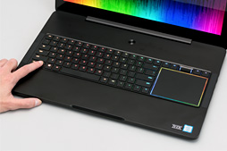 画像ギャラリー No.011のサムネイル画像 / 「Razer Blade Pro」ノートPCの2017年モデルを試す。薄型メカニカルキースイッチはとにかく素晴らしく，これだけでも買う価値がある