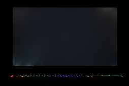 画像ギャラリー No.013のサムネイル画像 / 「Razer Blade Pro」ノートPCの2017年モデルを試す。薄型メカニカルキースイッチはとにかく素晴らしく，これだけでも買う価値がある