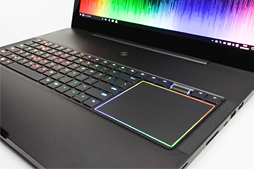 画像ギャラリー No.019のサムネイル画像 / 「Razer Blade Pro」ノートPCの2017年モデルを試す。薄型メカニカルキースイッチはとにかく素晴らしく，これだけでも買う価値がある