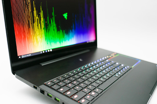 画像ギャラリー No.068のサムネイル画像 / 「Razer Blade Pro」ノートPCの2017年モデルを試す。薄型メカニカルキースイッチはとにかく素晴らしく，これだけでも買う価値がある