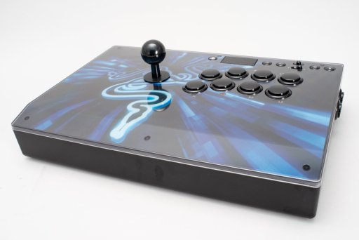 画像ギャラリー No.002のサムネイル画像 / Razerの新作アーケードスティック「Panthera Evo」レビュー。機能性と可搬性を兼ね備えた，トーナメントを勝ち抜くための1台