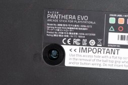 画像ギャラリー No.009のサムネイル画像 / Razerの新作アーケードスティック「Panthera Evo」レビュー。機能性と可搬性を兼ね備えた，トーナメントを勝ち抜くための1台