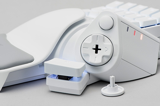 画像ギャラリー No.015のサムネイル画像 / 新型左手用キーパッド「Tartarus Pro」ファーストインプレッション。新型キースイッチの感触は？