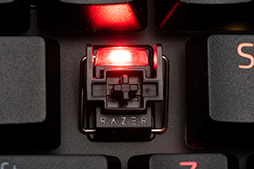 画像ギャラリー No.031のサムネイル画像 / 【PR】Razerの光学式キーボード「Huntsman V2 Analog」は，アナログ入力機能で当たり前のゲーマー向けキーボードを超えた
