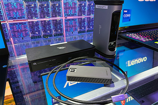 画像ギャラリー No.005のサムネイル画像 / Thunderbolt 5搭載の「Razer Blade 18」で4K×3画面でのゲームプレイが可能に？ CES 2024のRazerブースをレポート