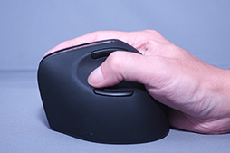画像ギャラリー No.016のサムネイル画像 / Razerから来た縦型マウス「Pro Click V2 Vertical」は，ゲームで実用的に使えるのか？【レビュー】