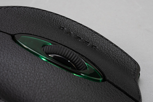 画像ギャラリー No.016のサムネイル画像 / 約23万円でも完売したマウス!?　Razer初のゲーマー向けマウスを復刻した「Razer Boomslang」20周年モデルを写真で見る