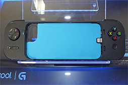 画像ギャラリー No.016のサムネイル画像 / iPhoneでのゲーム体験が大きく変わる？ iPhone 5s＆5用ゲームパッド「G550」ファーストインプレッション。Apple Storeでは12月13日に先行発売