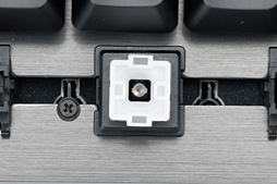 画像ギャラリー No.003のサムネイル画像 / 6月15日発売のLogicool G「G413 Mechanical Gaming Keyboard」をテスト。初のフローティングデザイン採用モデルは，打鍵感が違う!?