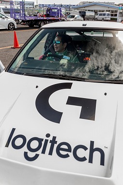 画像ギャラリー No.003のサムネイル画像 / Logicool G，土屋圭一氏とVRレースゲームで対戦するイベントを11月14日に秋葉原e-Sports  SQUAREで開催