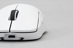 画像ギャラリー No.026のサムネイル画像 / 軽く，使いやすく，文句ナシの仕上がり。ワイヤレスマウス「PRO X SUPERLIGHT」レビュー