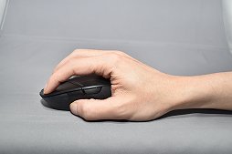 画像ギャラリー No.014のサムネイル画像 / 軽量ワイヤレスマウス「G303 Shroud Edition」レビュー。有名ストリーマーとのコラボモデルは，全体的に使いやすくバッテリーの持ちもいい