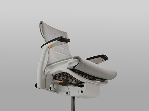 画像ギャラリー No.002のサムネイル画像 / Herman Millerのゲーマー向けチェア「Embody Gaming Chair」に2色の新色が追加。価格は約30万円