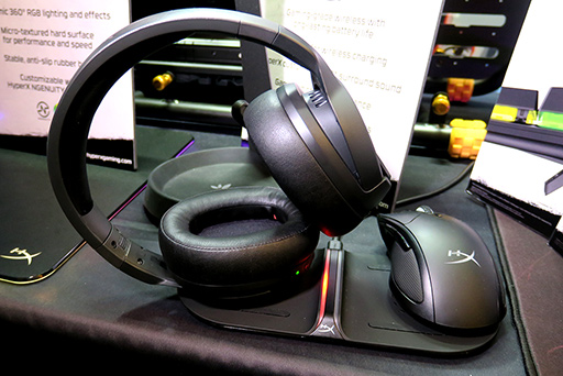 画像ギャラリー No.005のサムネイル画像 / HyperX，Qi充電機能付きのヘッドセットやスマートフォン用グリップをCES 2020で発表。実機を写真でチェックしてみよう