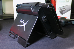 画像ギャラリー No.009のサムネイル画像 / HyperX，Qi充電機能付きのヘッドセットやスマートフォン用グリップをCES 2020で発表。実機を写真でチェックしてみよう