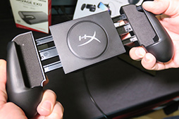画像ギャラリー No.012のサムネイル画像 / HyperX，Qi充電機能付きのヘッドセットやスマートフォン用グリップをCES 2020で発表。実機を写真でチェックしてみよう