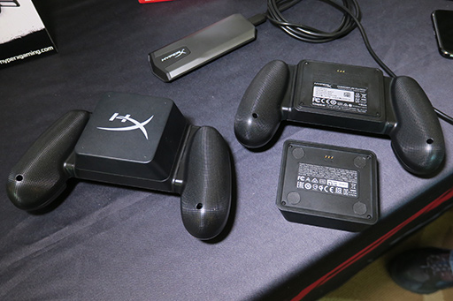 画像ギャラリー No.013のサムネイル画像 / HyperX，Qi充電機能付きのヘッドセットやスマートフォン用グリップをCES 2020で発表。実機を写真でチェックしてみよう