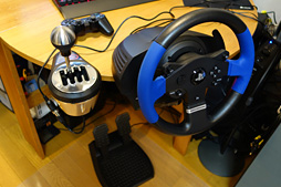 画像ギャラリー No.005のサムネイル画像 / HW短評：Thrustmaster「TH8A Add-On Shifter」（1）ステアリングコントローラ用の別売りシフトユニットを取り付けてみる