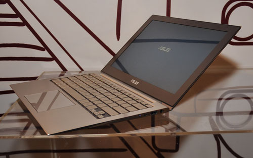 画像ギャラリー No.007のサムネイル画像 / ［COMPUTEX］ASUSプレスカンファレンス詳報。モバイル向け市場への注力が感じられる超薄型ノートPCや「Padfone」などが登場
